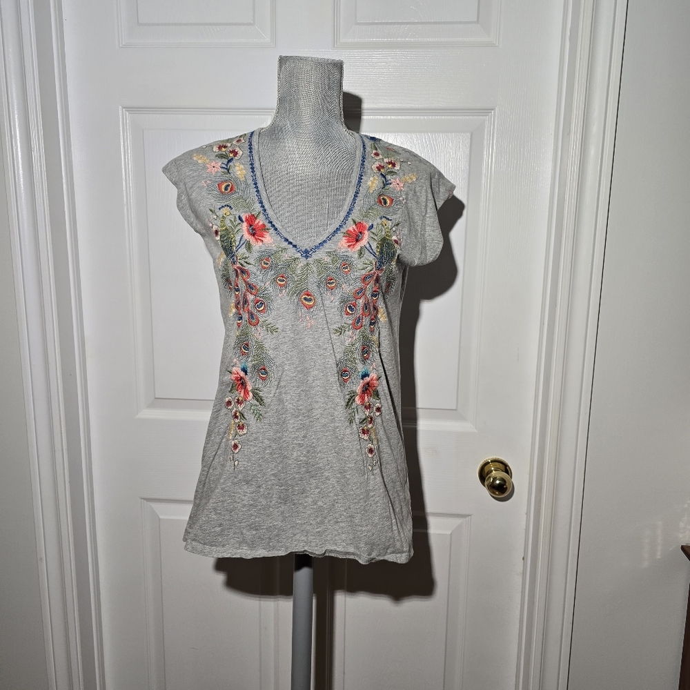 JOHNNY WAS embroidered Tee